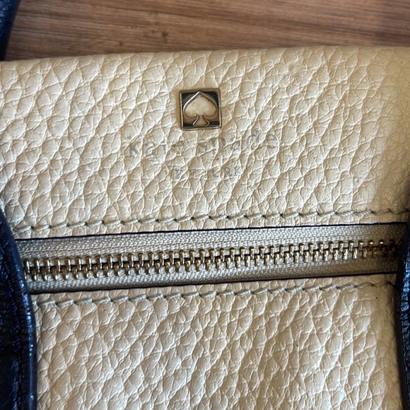 Pre-owned KATE SPADE Southport Avenue Alessa Cream Black Pebbled leather Medium - Picture 13 of 13